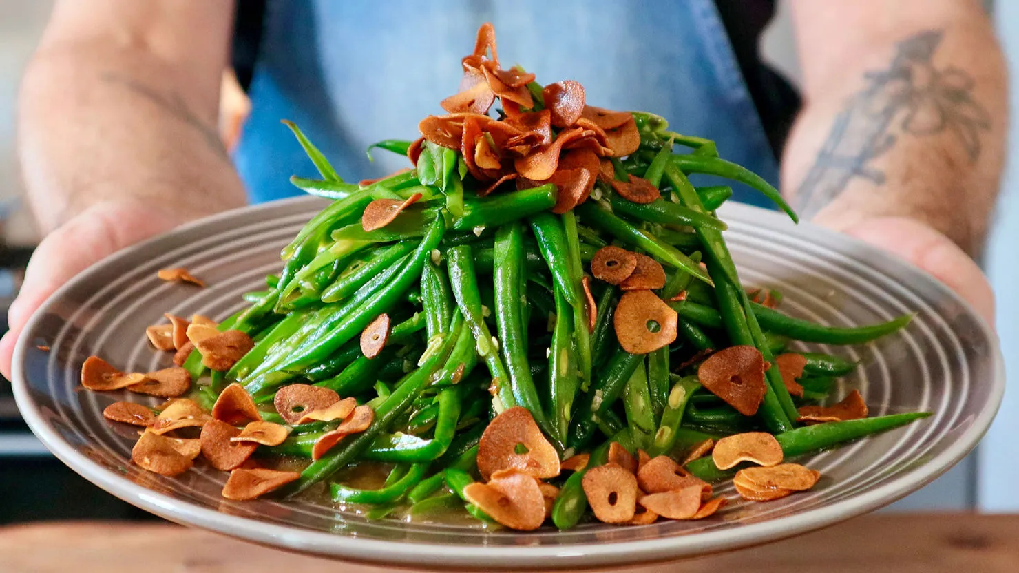 The BEST Crispy Garlic Green Beans