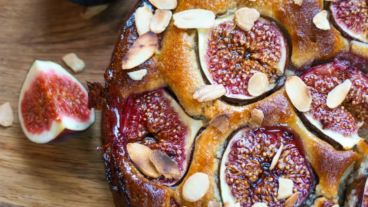 Golden fig cake with toasted almonds and honey